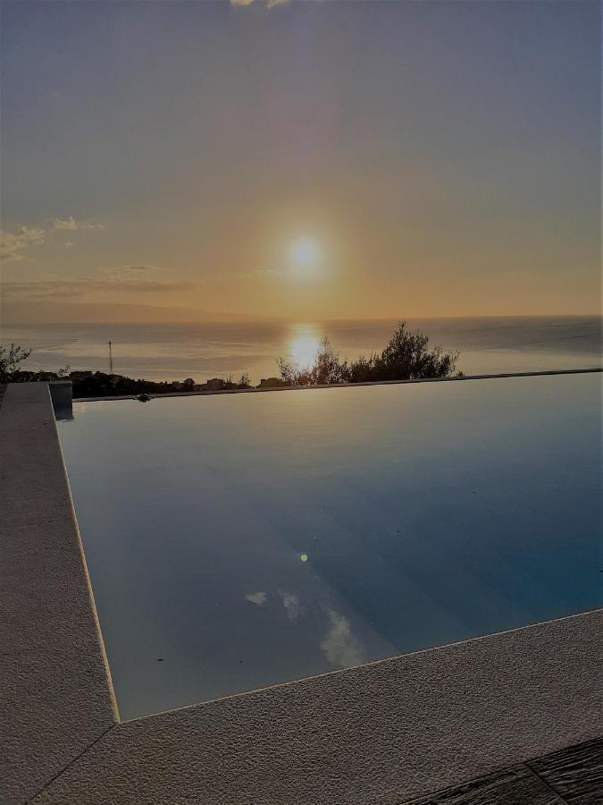 Villa Infinity ∞ Santa Teresa Di Riva Exterior foto