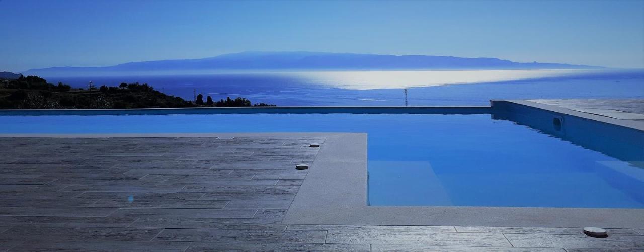 Villa Infinity ∞ Santa Teresa Di Riva Exterior foto