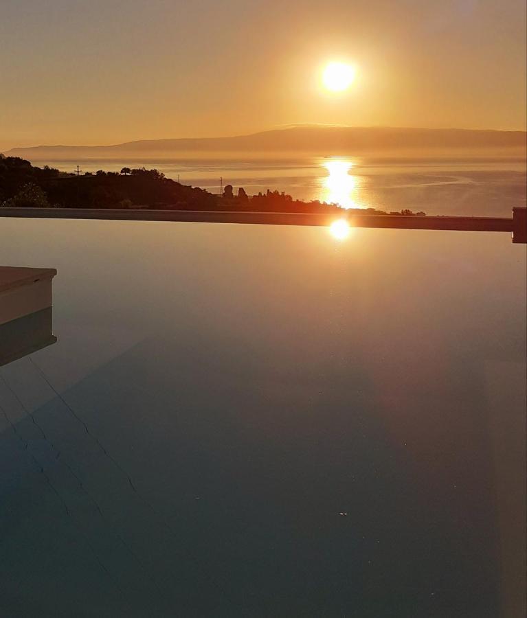 Villa Infinity ∞ Santa Teresa Di Riva Exterior foto